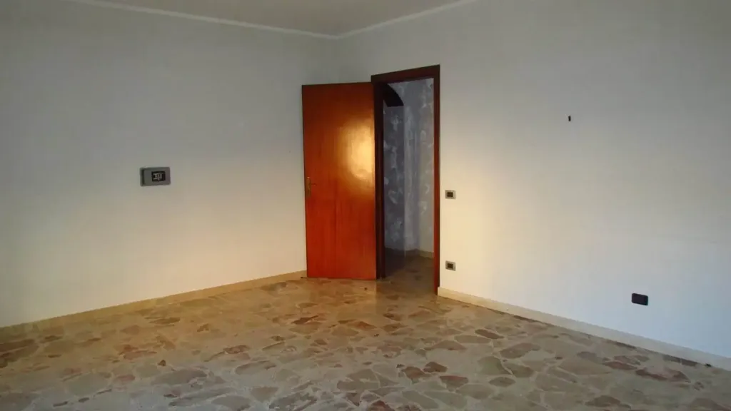 Pièces - Appartement 5 pièces à IT