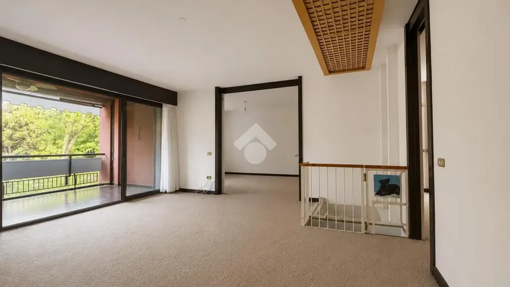 Chambres - Apartment with Three Entrances in Basiglio