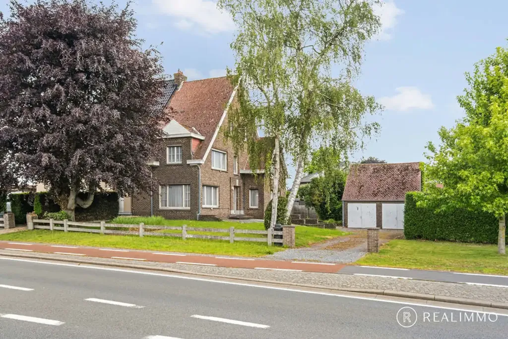 Välivaade - Renovatable House with Double Garage in Avelgem