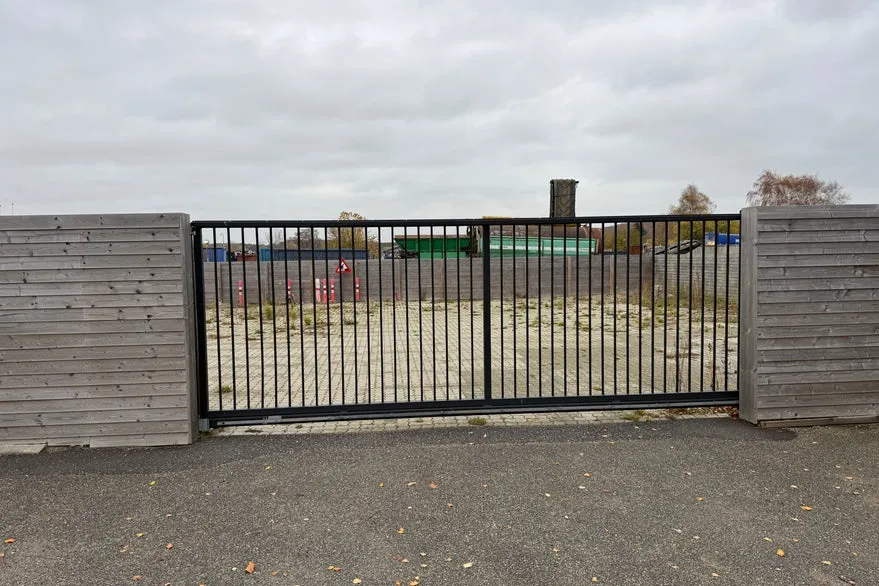 Exterior - Secure 400 m² Video Monitored Plot in Production Area