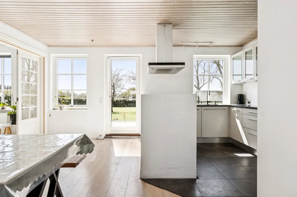 Kitchen - Farmhouse with Equestrian Facilities in Haarby