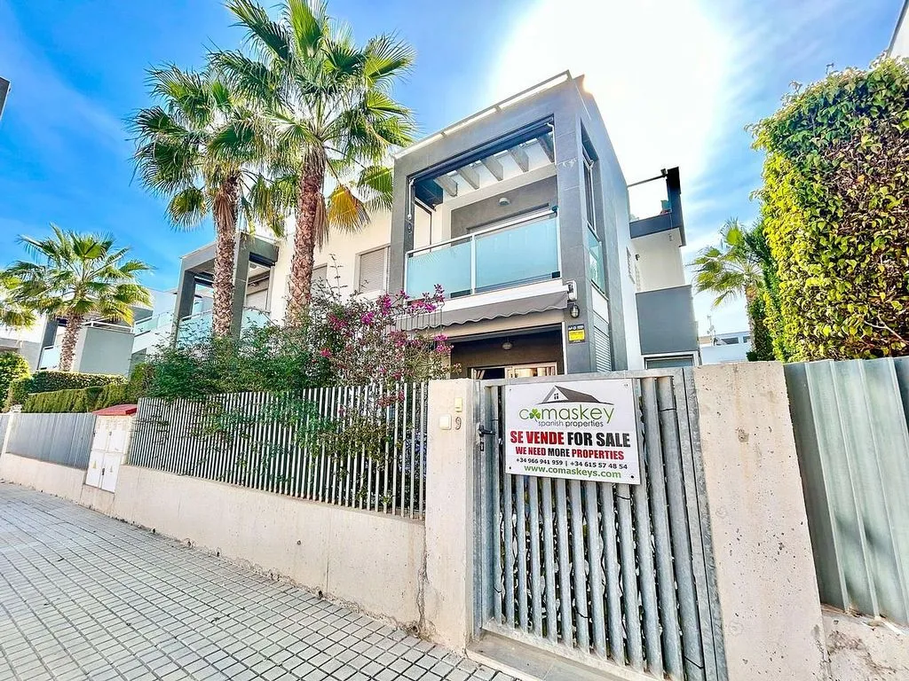 Välivaade - Twin-bedroom Apartment with Pool in Torrevieja