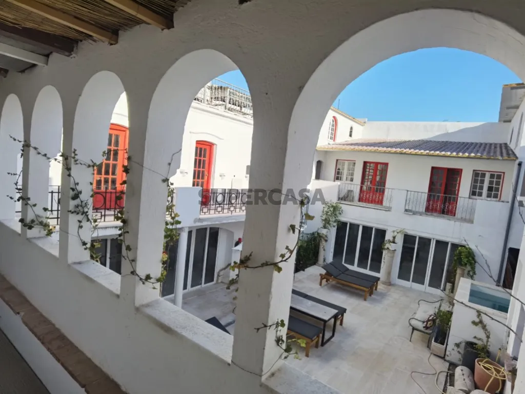 Garden - Historic Triplex with Pool in Costa da Caparica