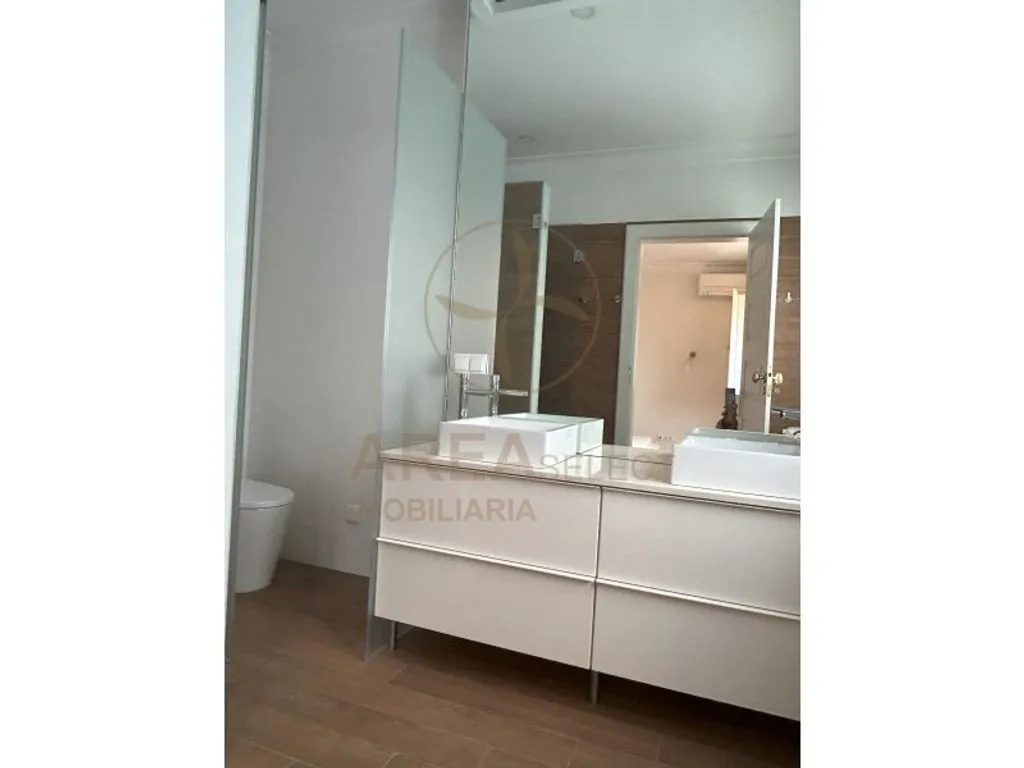 Vannitoad - Luxury T5 House with Garden in Guimarães