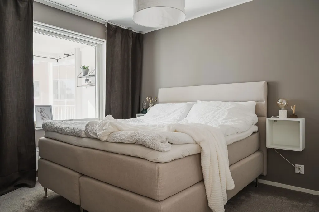 Chambres - Modern Apartment with Balcony in Central Location