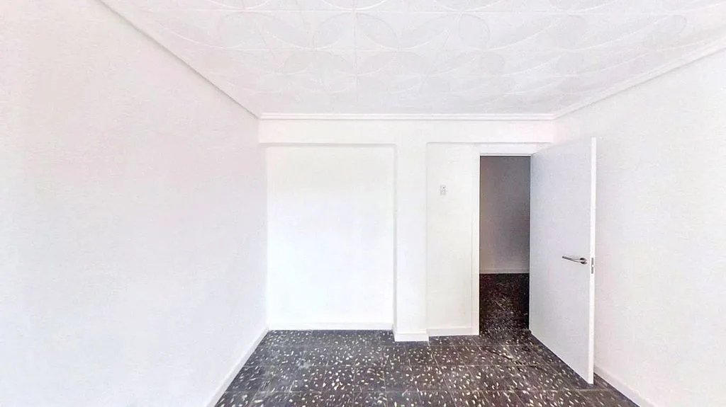 Pièces - Apartment with Lift in Godelleta