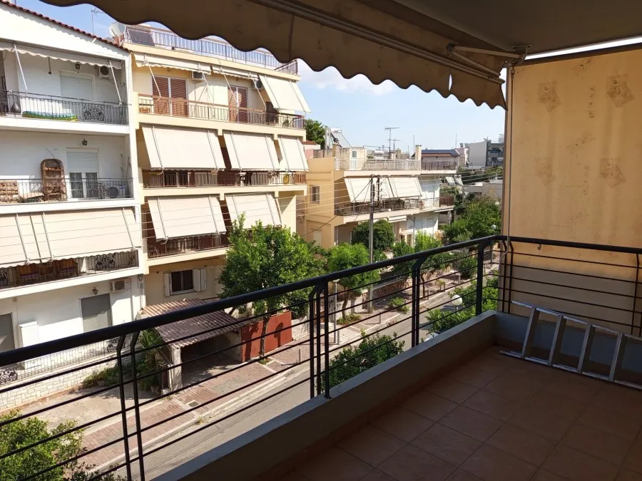 Balcone - Bright Corner Apartment with Balcony in Dafni