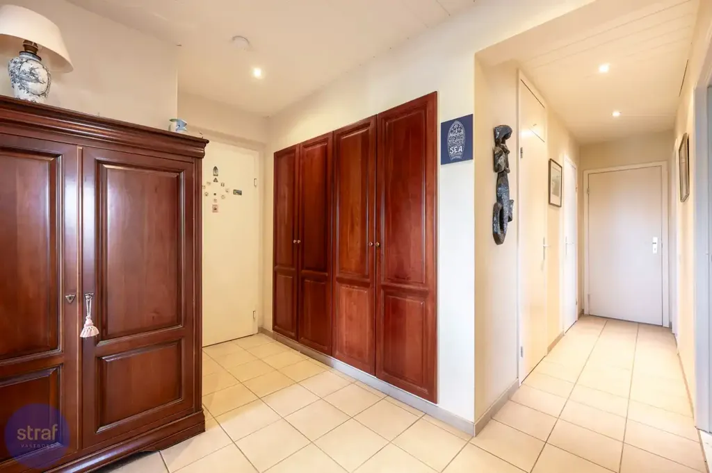 hallway_entrance