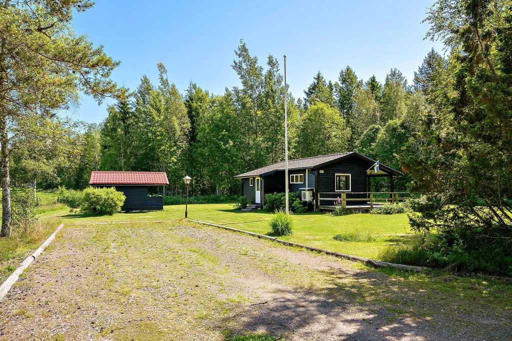 Välivaade - 1973 Cottage with Garden on Mårön
