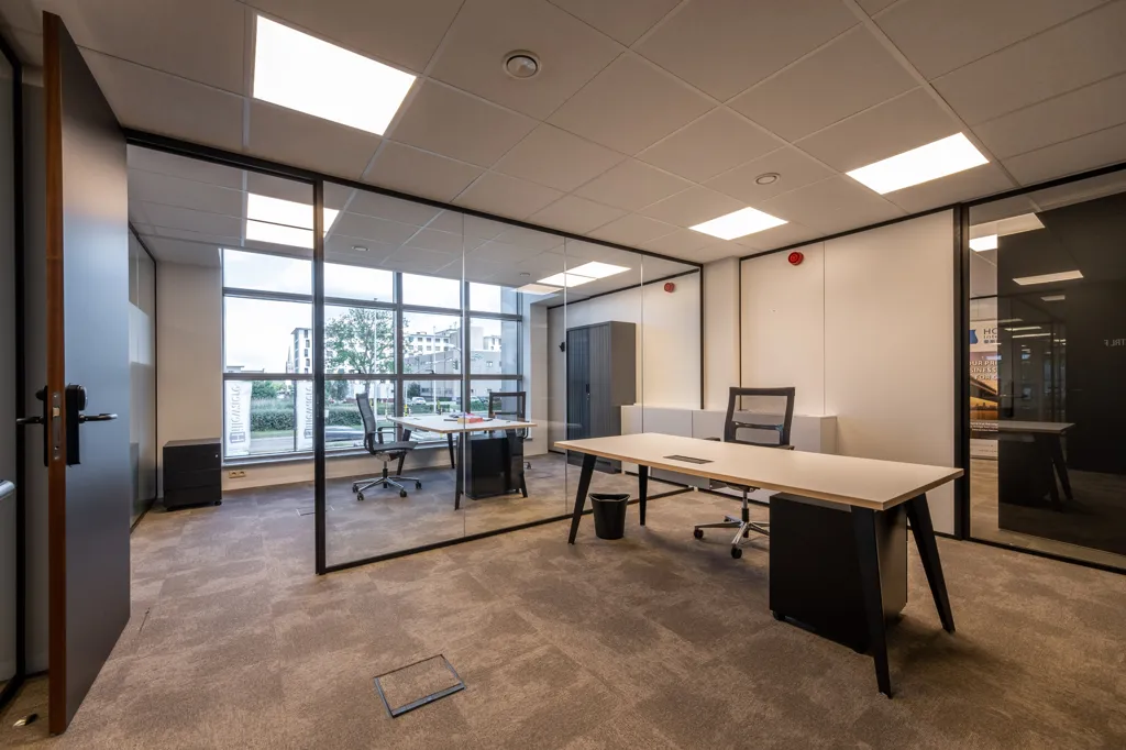 Bureau - Kantoor Modulaire avec Services à Turnhout