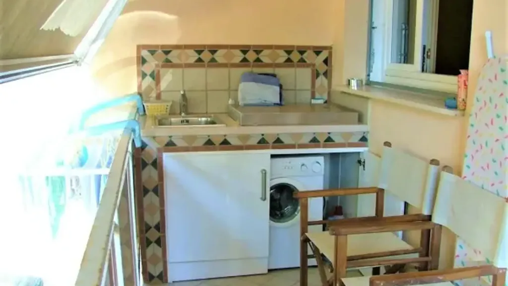 Rõdu - Rustic Triplex with Balcony in Cervia