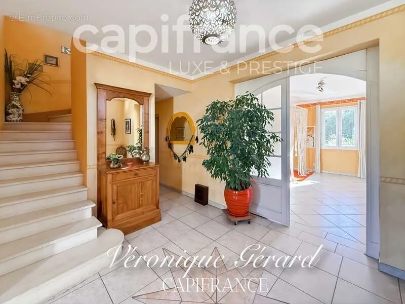 Esik - Equestrian Property with Longère in Salleboeuf