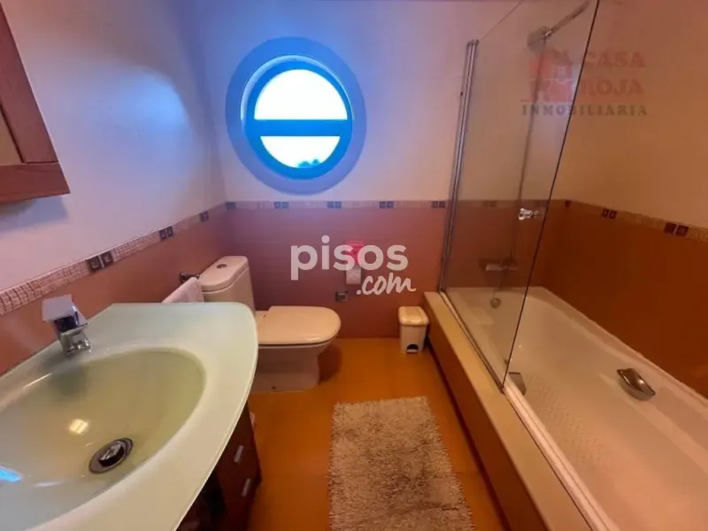 Salles de bain - Maison 4 chambres à ES