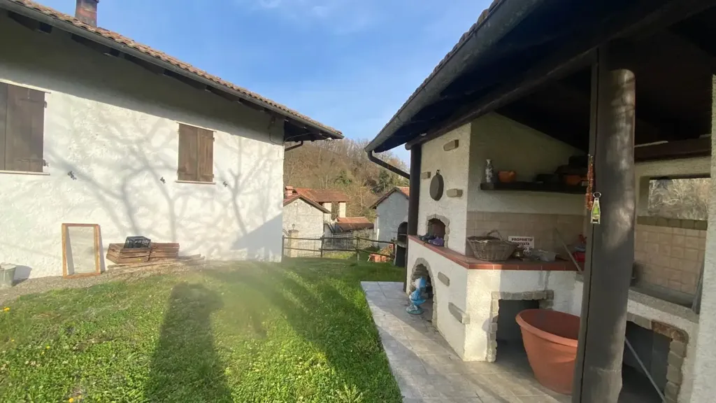 Jardin - Rustic House with Workshop in Ponzone