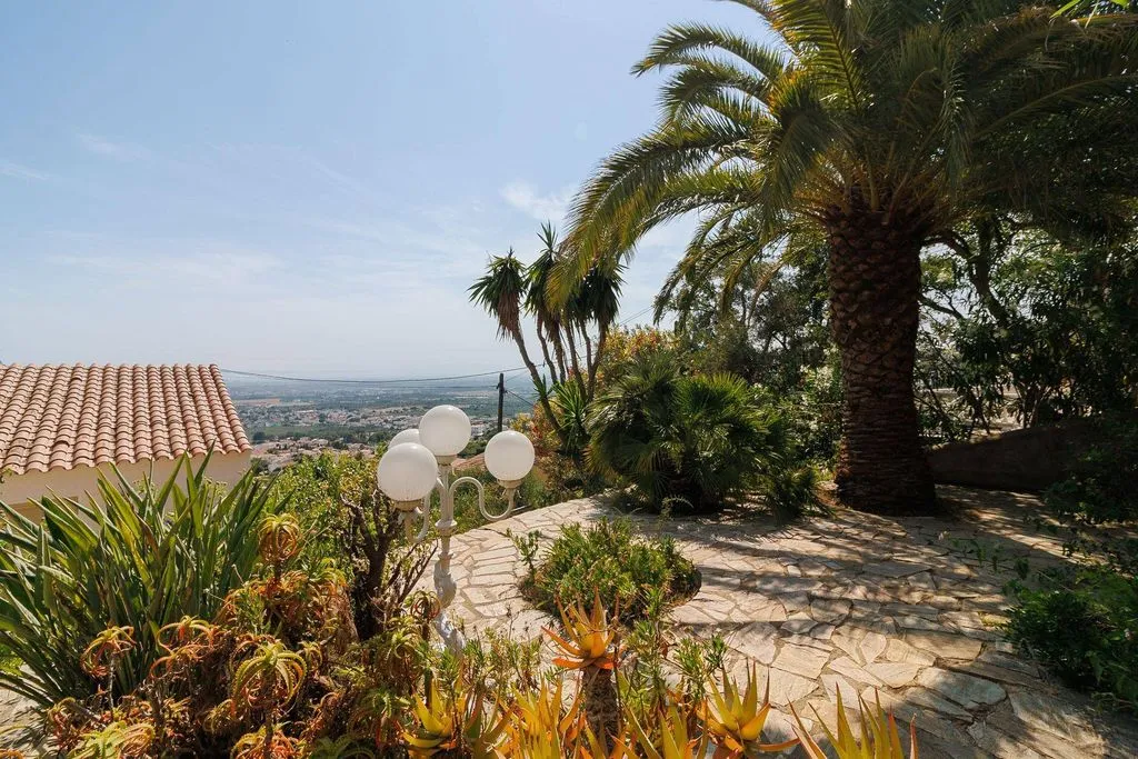 Garden - Luxury House with Pool in Roses, Catalonia