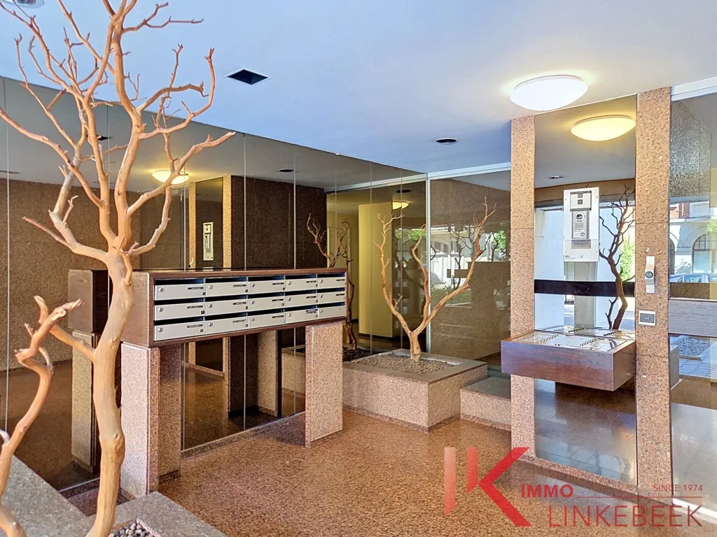 Esik - 3-Bedroom Apartment with Terraces in Uccle