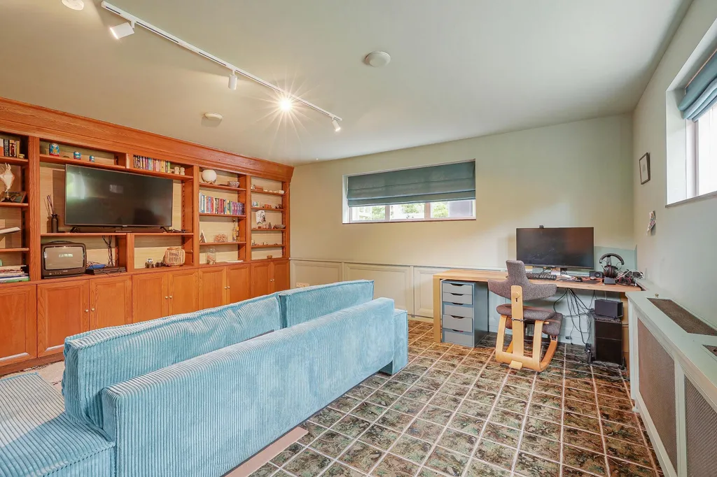 Bureau - Detached House with Garden in Purmerend