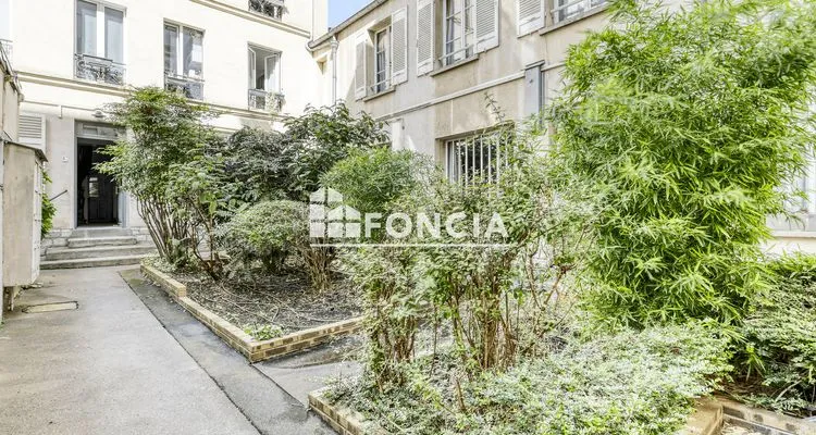 Aed - 2-Bedroom Parisian Flat with Courtyard View