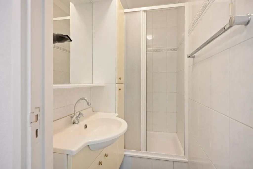 Bathrooms - Apartment with Sea View in Buchten