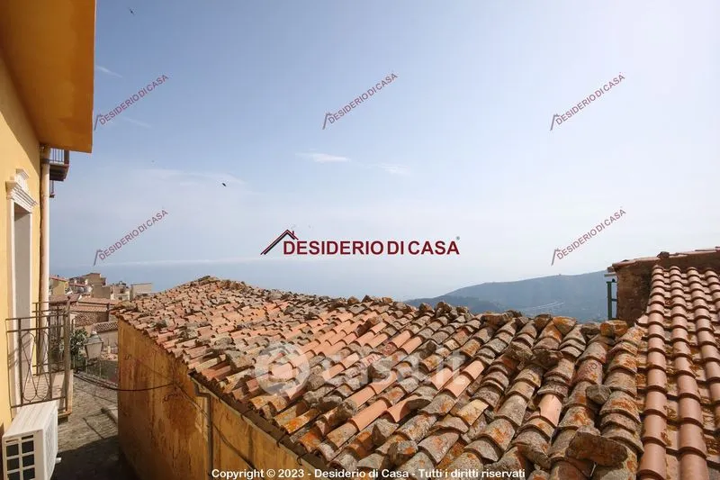 Terrasse - Restored 2-Bedroom in Tusa