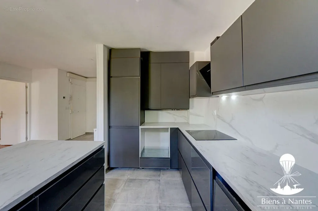 Cucina - Refurbished 3-Bed Apartment in Nantes