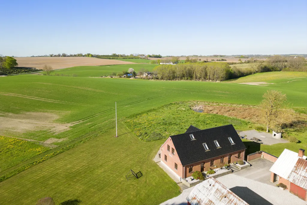 Vista aerea - Farmhouse with Private Lake in Juelsminde