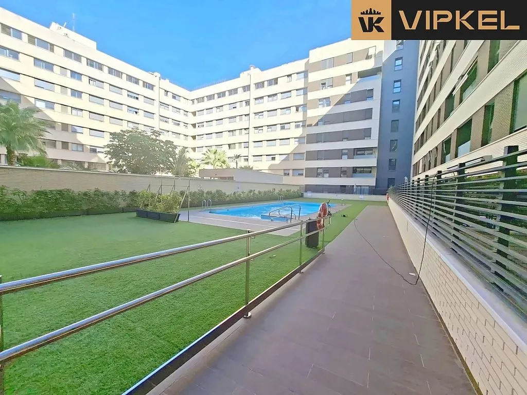 Piscine - Penthouse with Pool in Málaga's Perchel