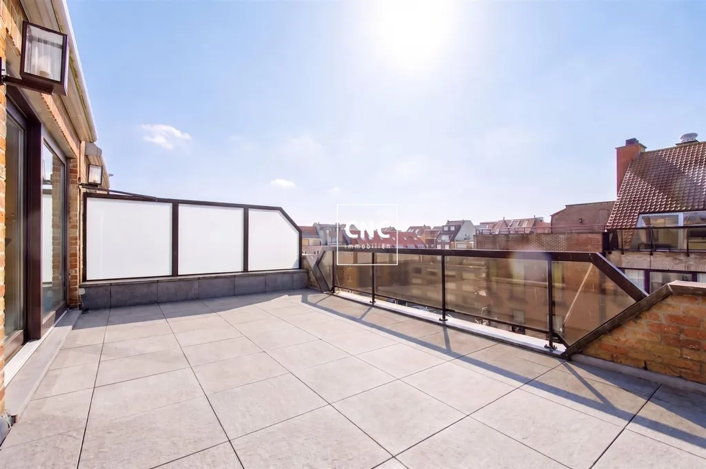 Terrasse - Penthouse Rénové avec Terrasses Spacieuses près du Front de Mer