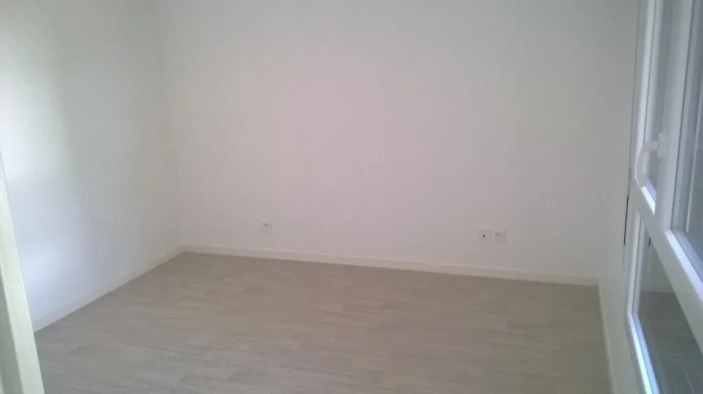 Pièces - Appartement avec Parking Privé à Quimper
