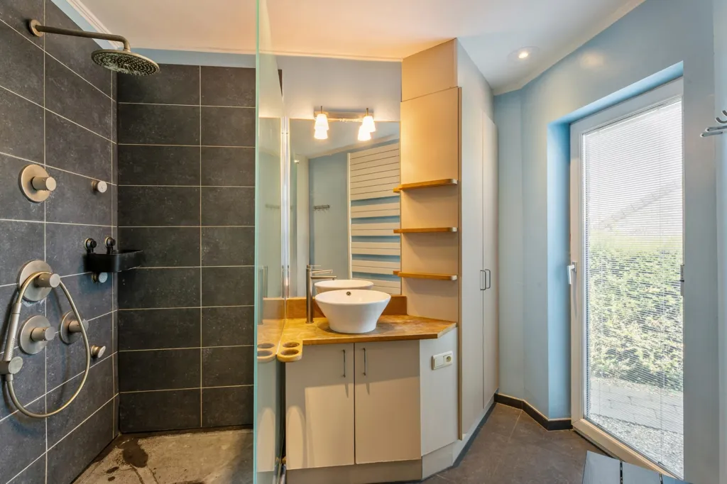 Bagni - Villa with Playful Architecture in Nieuwerkerken
