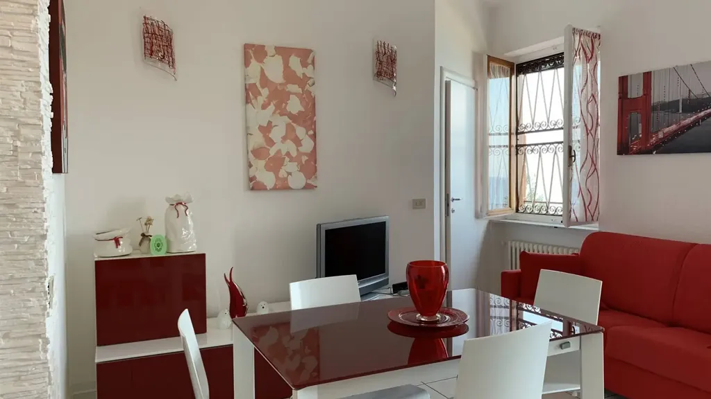 Living Room - Seafront Apartment with Garage in Spotorno