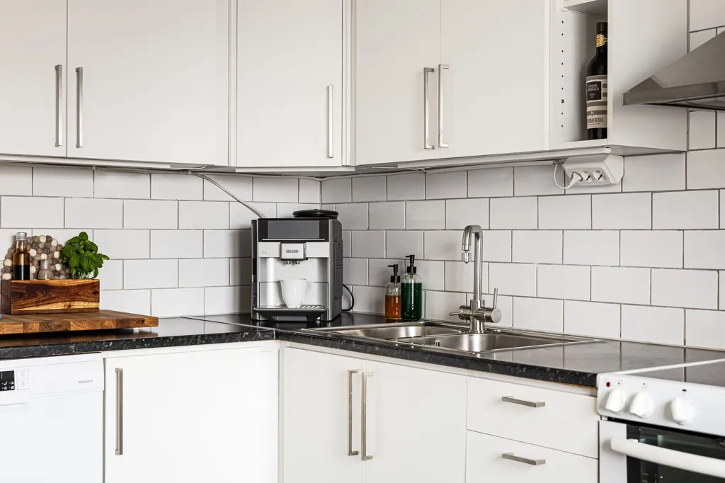 Cuisine - Bright 2-Bedroom Apartment with Balcony in Linköping