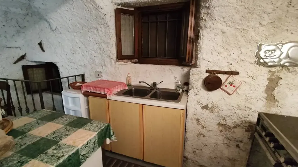 Cuisine - Historic Apartment in Pigna, Imperia