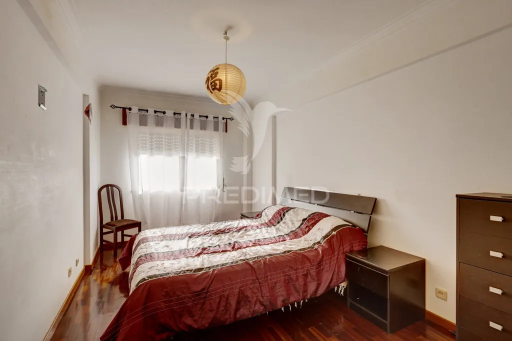 Magamistoad - T2 Apartment with Fireplace in Monte Abraão, Queluz