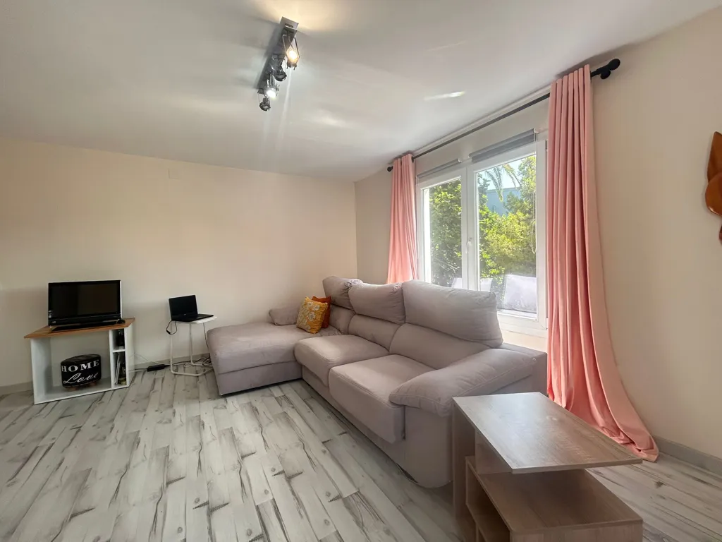 Séjour - Renovated Apartment with Terrace in Urban Centre