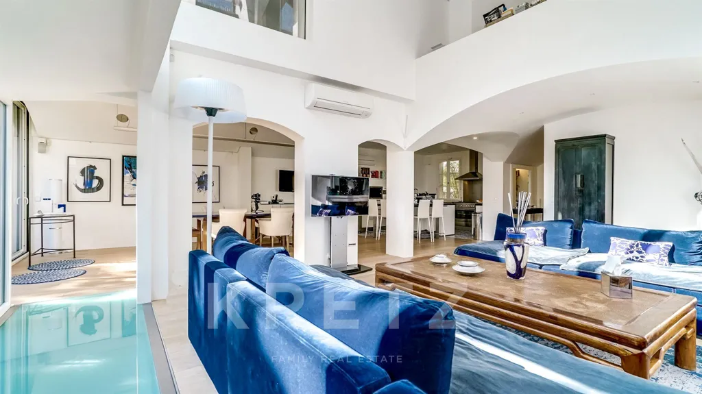 Elutuba - Secluded Renovated House with Garden in Boulogne Billancourt