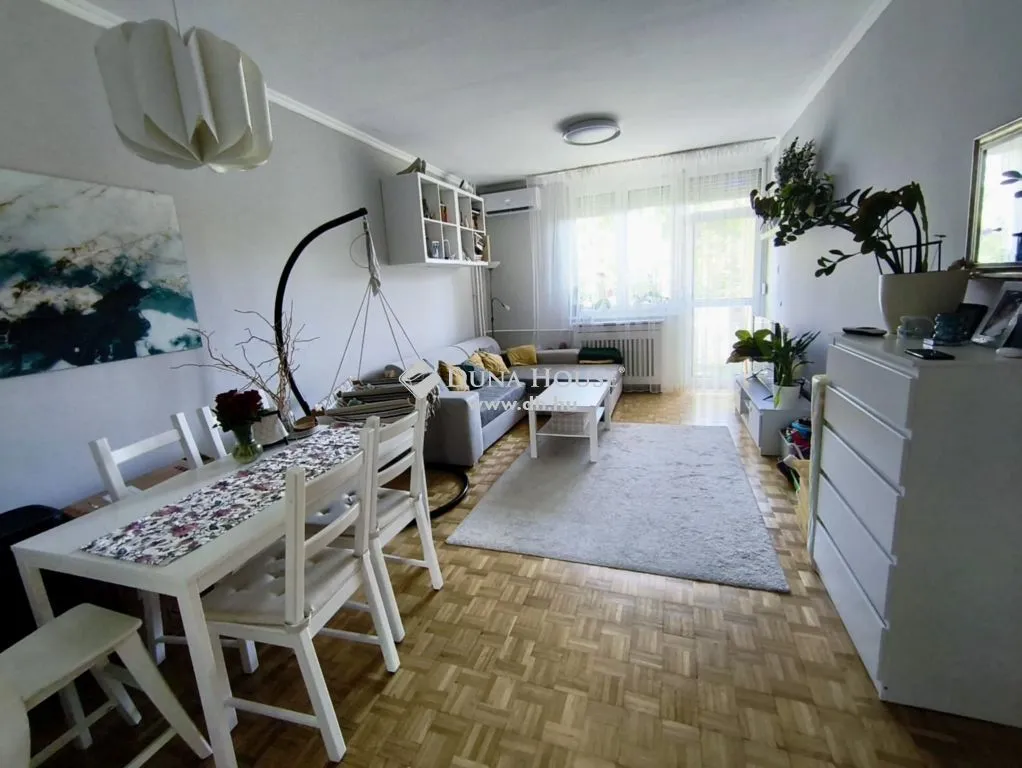 Séjour - Apartment with Balcony in Tatabánya