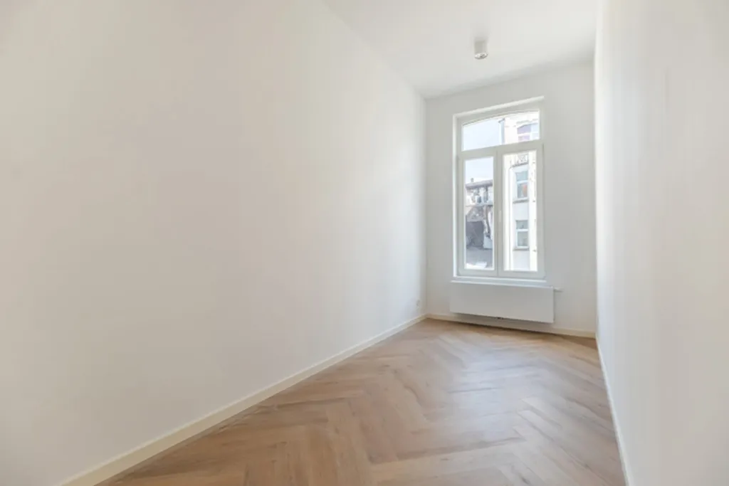 Toad - Fully Renovated Apartment with Balcony in Brussels