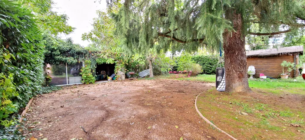 Jardin - Maison avec Piscine et Jardin à Cepet