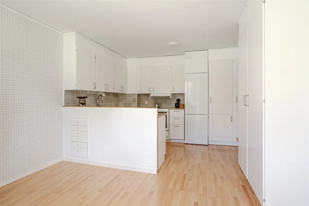 Kitchen - Central 2nd Floor Flat with Balcony in Sundsvall