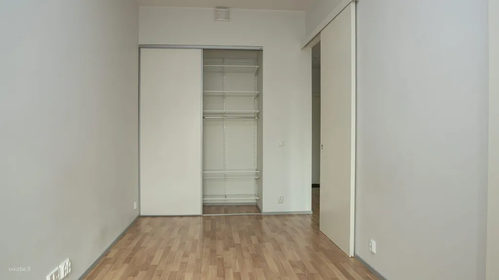 Stanze - Apartment with High Ceilings in Pitäjänmäki, Helsinki