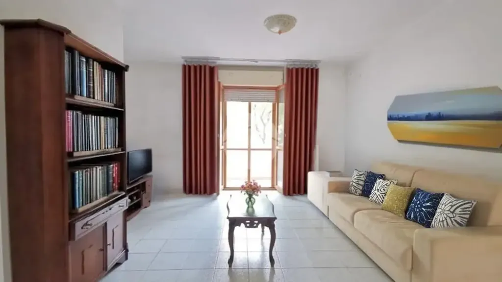 Séjour - Four-Room Apartment with Balcony in Lucera