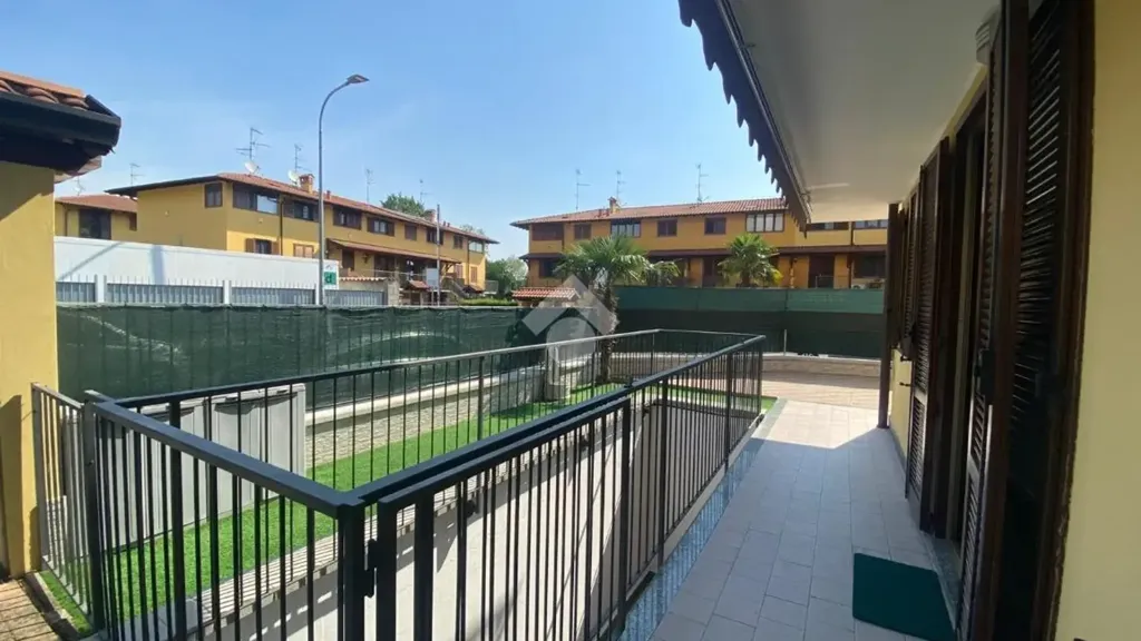 Terrace - Bright 2-Bedroom Apartment with Balcony in Corbetta