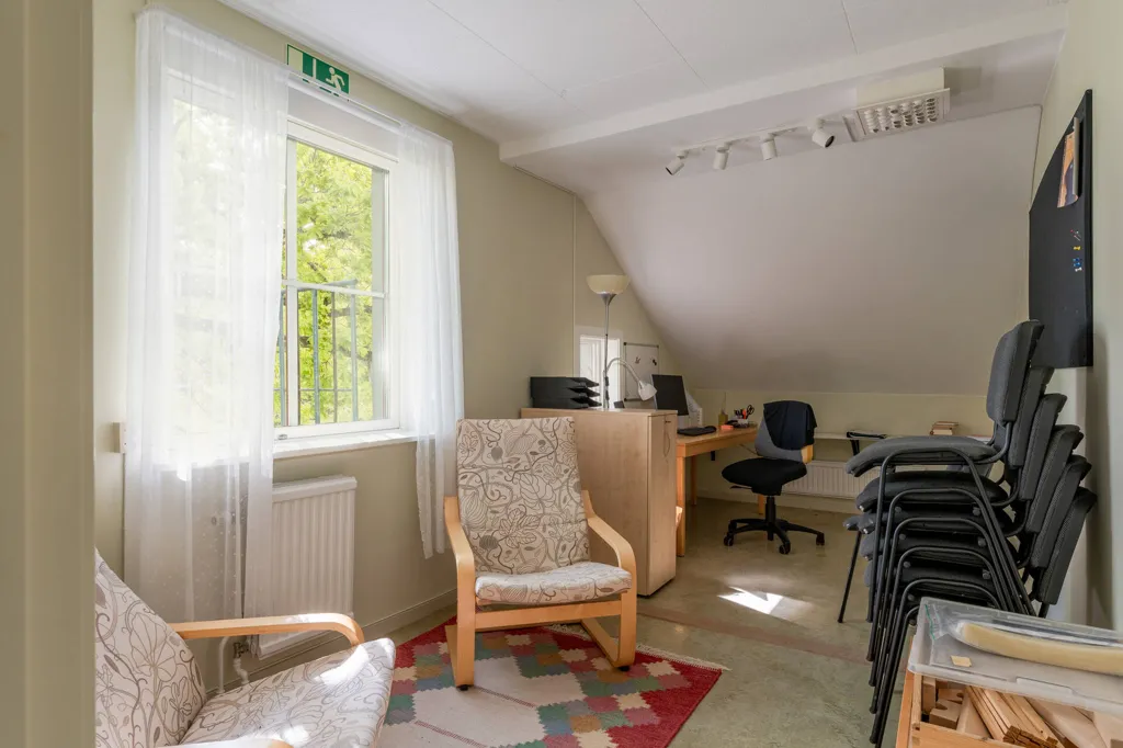 Kabinet - Characterful House with Lift in Gnesta