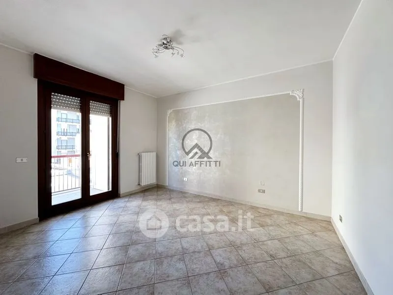 Rooms - Apartment with Balcony in Andria