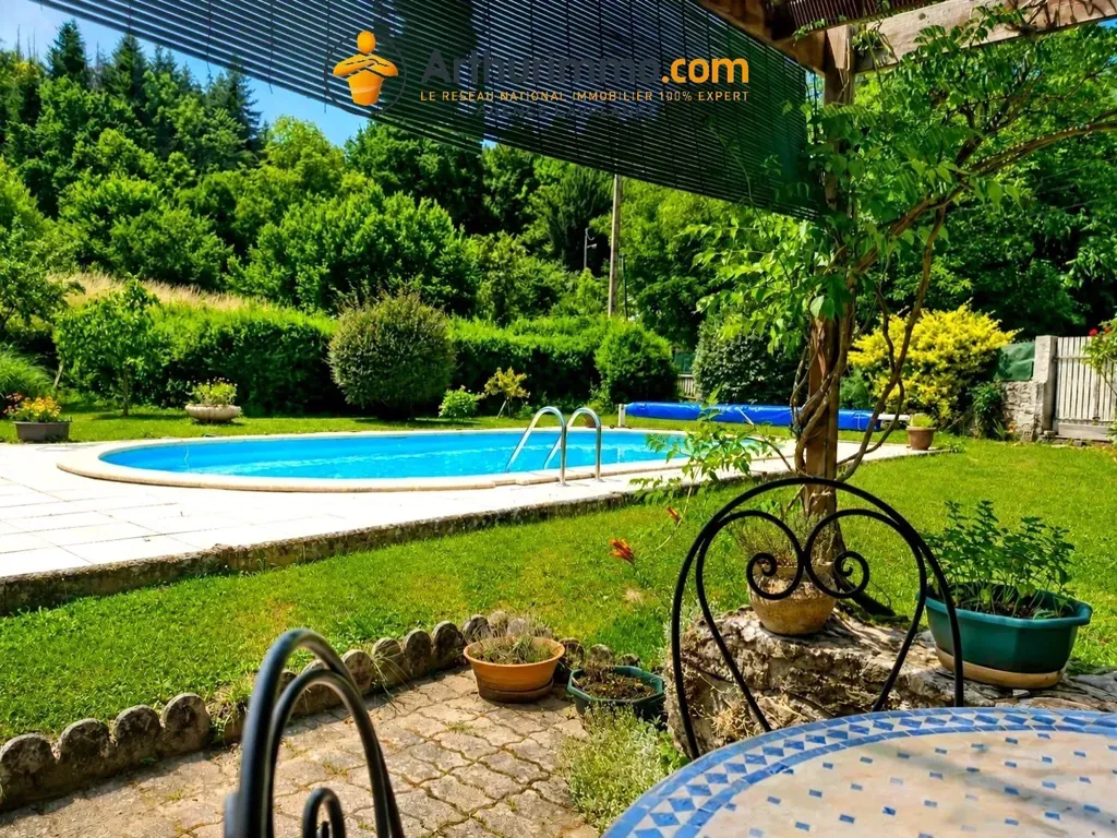 Piscine - Maison de Caractère avec Piscine et Jardin à Lavelanet