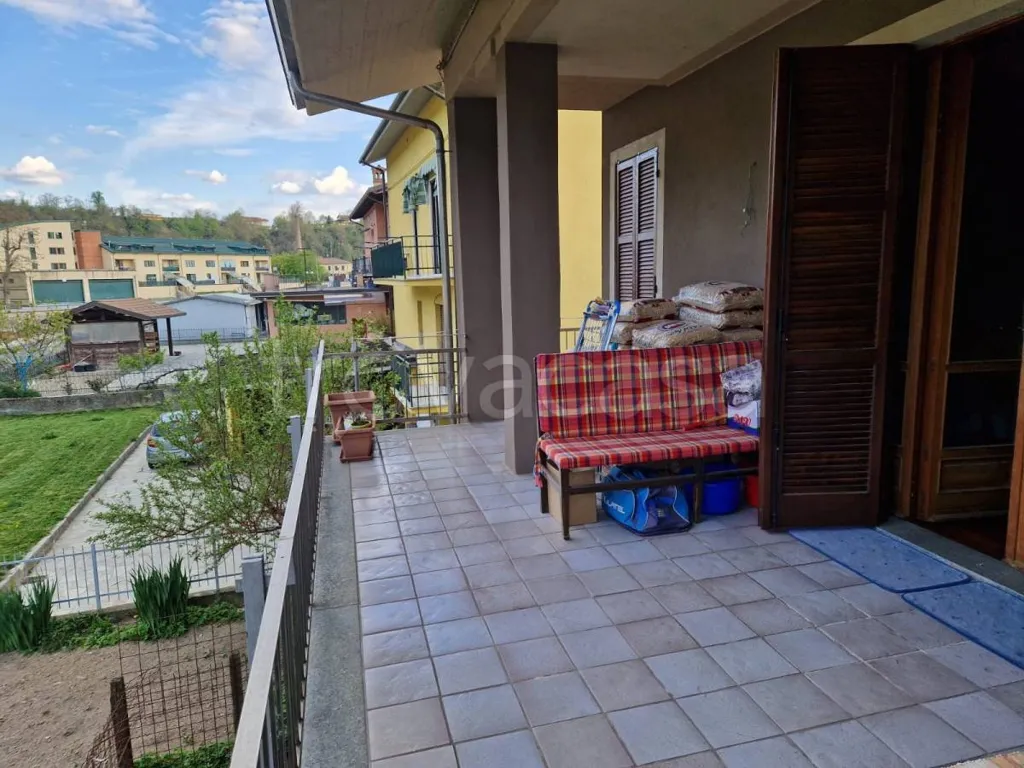 Rõdu - Renovated Bifamiliar Villa with Garden in Ceva