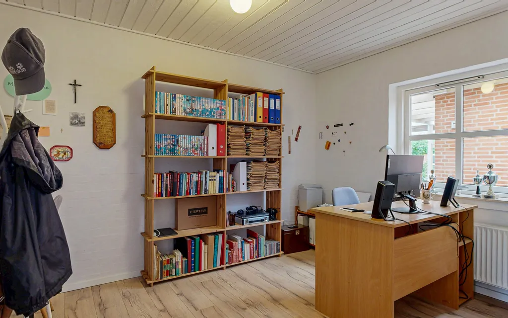 Bureau - Terraced House with Tiled Roof in Ørum