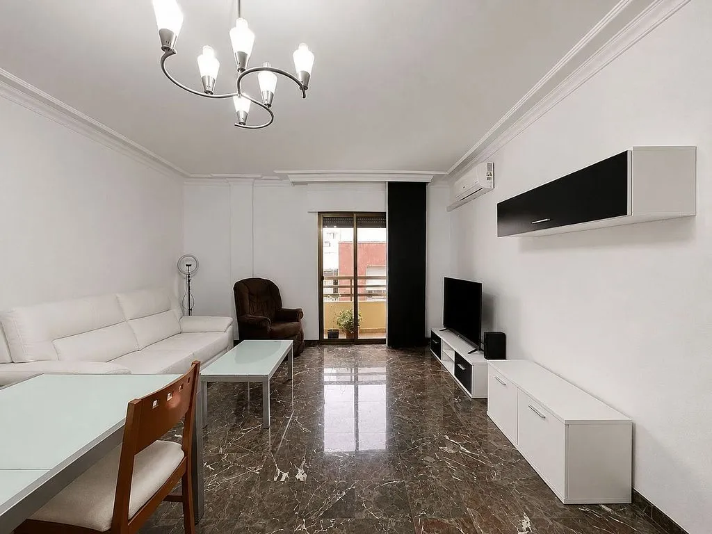Elutuba - Apartment with Balcony in Motril Centre