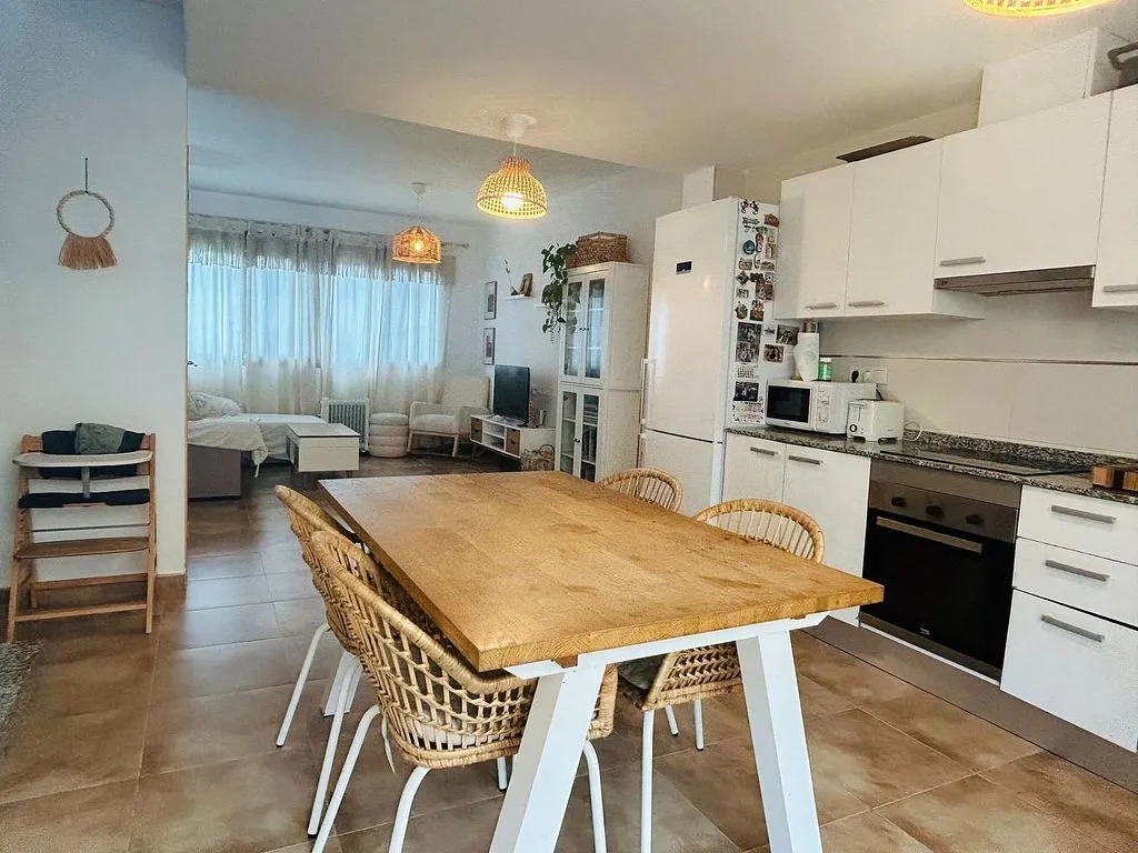 Söögituba - Two-Bedroom House with Pool in Las Lomas del Rame